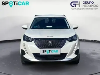 Usado Peugeot 2008 Allure 130 CV (95 kW) 2021 Blanco SUV