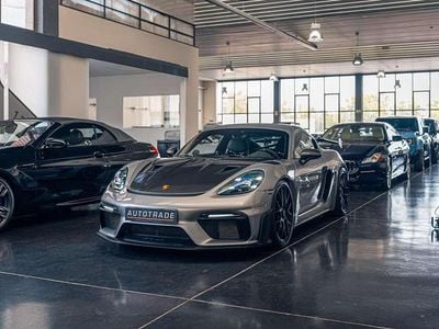 Porsche Cayman GT4