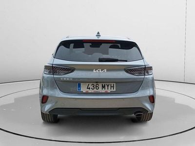 Usado Kia Ceed Style 101 CV (74 kW) 2025 Gris Utilitario