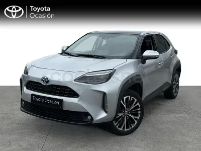 Usado Toyota Yaris Cross Plus 116 CV (85 kW) 2022 Gris / plata SUV
