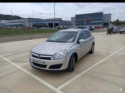 Gris / plata Usado 2006 Opel Astra Cosmo Berlina | 2000 € (Precio justo)
