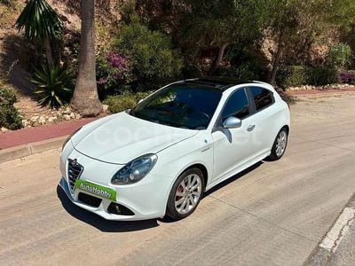 Blanco Usado 2010 Alfa Romeo Giulietta Quadrifoglio Verde Berlina | 8900 € (Precio justo)