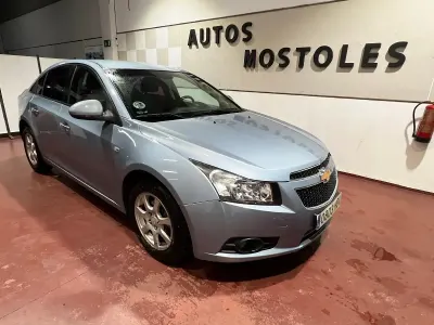 Usado Chevrolet Cruze LT 163 CV (119 kW) 2011 Azul Berlina