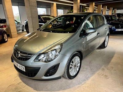 Usado Opel Corsa Selective 90 CV (66 kW) 2014 Gris / plata Berlina
