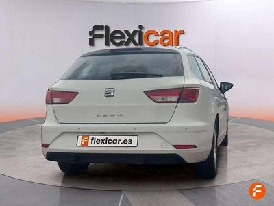 Usado Seat Leon ST Style 131 CV (96 kW) 2019 Blanco Familiar