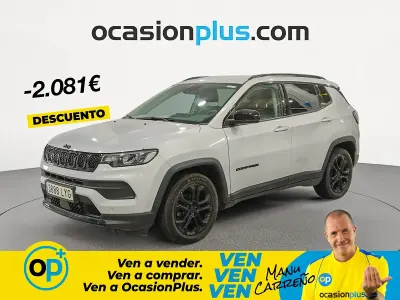 Usado Jeep Compass Night Eagle 130 CV (95 kW) 2022 Gris / plata SUV