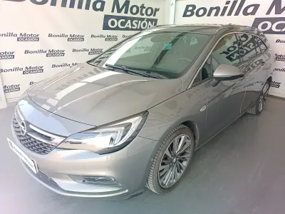 Usado Opel Astra Excellence 200 CV (147 kW) 2017 Otro Familiar