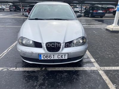 Gris / plata Usado 2004 Seat Ibiza Reference Berlina | 1750 €