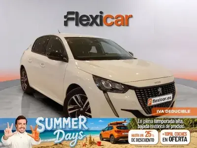Usado Peugeot 208 Allure 100 CV (73 kW) 2023 Blanco Utilitario