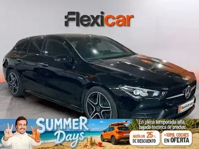 Usado Mercedes CLA200 Shooting Brake 150 CV (110 kW) 2021 Negro Familiar