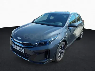 Usado Kia XCeed 120 CV (88 kW) 2023 Gris / plata SUV