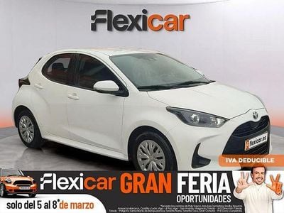 Usado Toyota Yaris Hybrid Active 116 CV (85 kW) 2021 Blanco