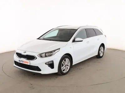 Usado Kia Ceed 140 CV (102 kW) 2019 Blanco Utilitario