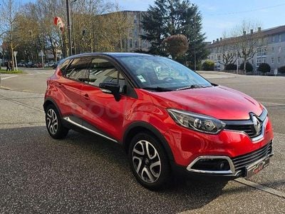 Usado Renault Captur Zen 120 CV (88 kW) 2017 Granate SUV