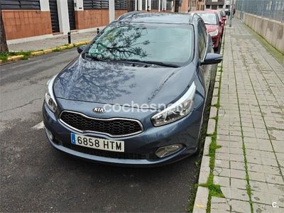 Usado Kia Ceed Sportswagon 128 CV (94 kW) 2012 Azul Familiar