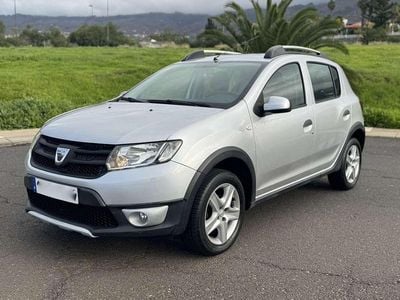 Gris / plata Usado 2015 Dacia Sandero Stepway Utilitario | 8990 € (Precio justo)