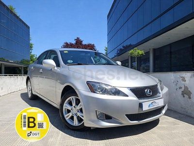 Usado Lexus IS220d Sport Line 177 CV (130 kW) 2007 Gris / plata Berlina