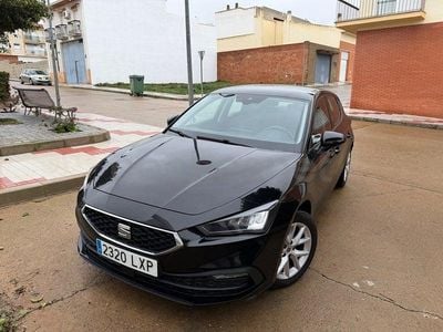 Negro Usado 2022 Seat Leon Reference Berlina | 10.899 € (Precio justo)