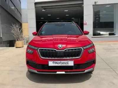 Usado Skoda Kamiq Ambition 110 CV (80 kW) 2023 Azul SUV