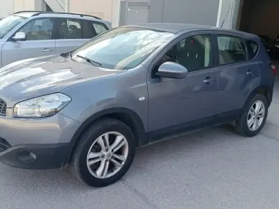 Usado Nissan Qashqai Premium Edition 110 CV (80 kW) 2010 Gris SUV