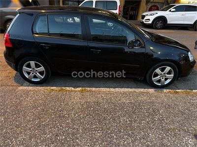 Usado VW Golf V Highline 115 CV (84 kW) 2007 Negro Berlina