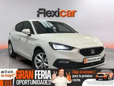 Używany Seat Leon Reference 115 KM (84 kW) 2021 Biały
