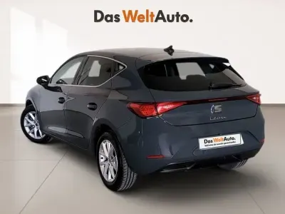Usado Seat Leon Style 116 CV (85 kW) 2025 Azul Berlina