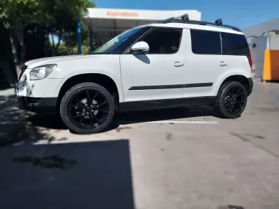 Usado Skoda Yeti Ambition 105 CV (77 kW) 2010 Blanco SUV