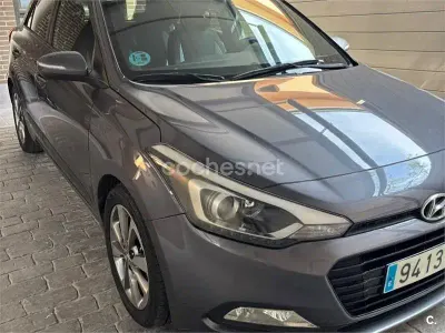 Occasion Hyundai i20 100 ch (73 kW) 2017 Gris Berline