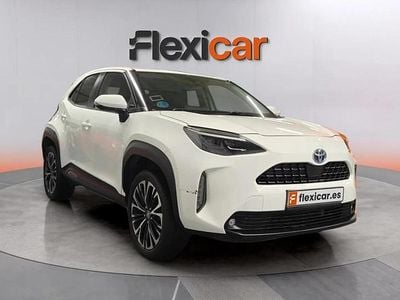 Usado Toyota Yaris Hybrid Active 116 CV (85 kW) 2021 Gris