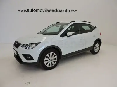 Usado Seat Arona Style 95 CV (69 kW) 2019 Blanco SUV