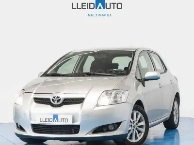 Usado Toyota Auris Luna 126 CV (92 kW) 2008 Gris / plata Utilitario