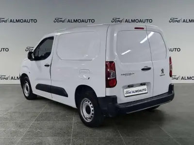 Usado Peugeot Partner Premium 75 CV (55 kW) 2021 Blanco Monovolumen