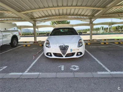 Usado Alfa Romeo Giulietta Distinctive 105 CV (77 kW) 2014 Blanco Utilitario