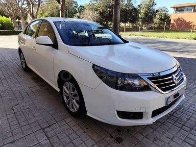Usado Renault Latitude Privilege 150 CV (110 kW) 2013 Blanco Berlina
