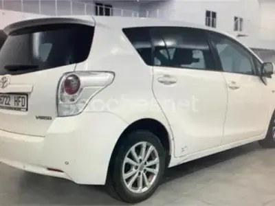 Käytetty Toyota Verso Active 132 HP (97 kW) 2011 Valkoinen Tila-auto