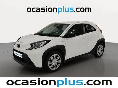Usado Toyota Aygo X Play 72 CV (52 kW) 2023 Blanco SUV