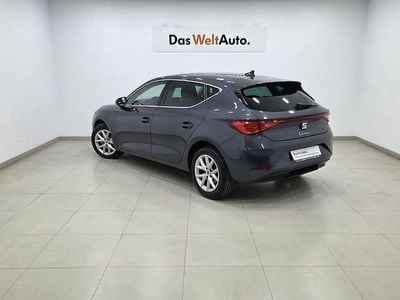 Usado Seat Leon Style 116 CV (85 kW) 2025 Gris Berlina
