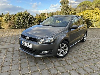 Usado VW Polo Advance 75 CV (55 kW) 2010 Marrón Utilitario