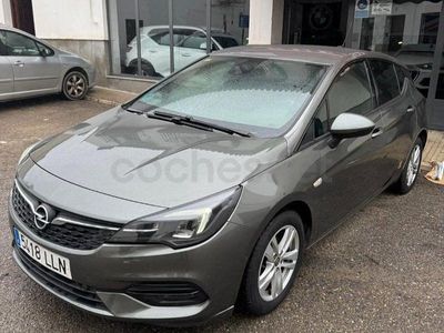Usado Opel Astra GS Line 110 CV (80 kW) 2020 Gris / plata Berlina