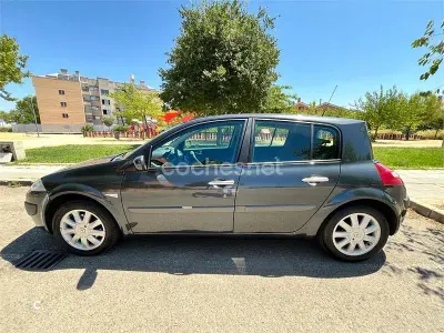 Usado Renault Mégane II Dynamique 130 CV (95 kW) 2007 Gris / plata Berlina