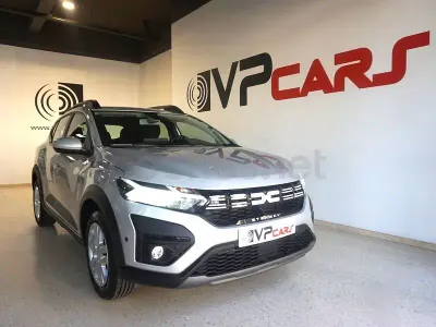 Usado Dacia Sandero Expression 91 CV (66 kW) 2024 Gris / plata Berlina