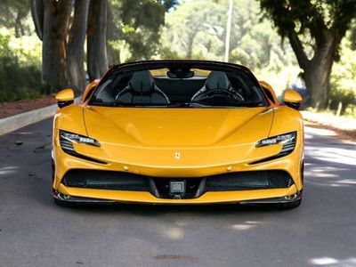 Amarillo Usado 2023 Ferrari SF90 Descapotable | 620.000 €