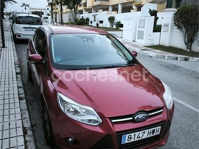 Usado Ford Focus Trend 125 CV (91 kW) 2014 Rojo Berlina