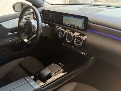 Usado Mercedes A200 150 CV (110 kW) 2022 Oro rosado