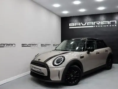 Usado Mini Cooper 136 CV (100 kW) 2022 Gris / plata Utilitario