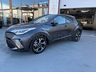 Usado Toyota C-HR Advance 140 CV (102 kW) 2023 Gris / plata SUV