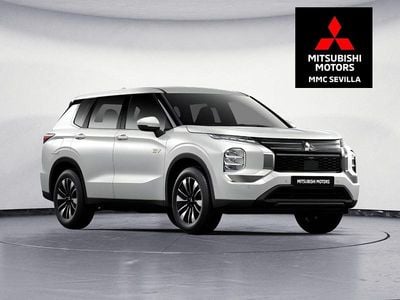 Blanco Usado 2024 Mitsubishi Outlander P-HEV Motion SUV | 48.300 €