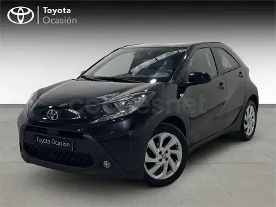 Usado Toyota Aygo X Play 72 CV (52 kW) 2024 Negro SUV