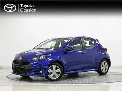 Usado Toyota Yaris Active 116 CV (85 kW) 2025 Azul Utilitario
